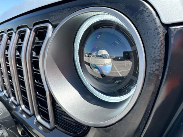 Photo of 2023 Silver Zynith Jeep Gladiator