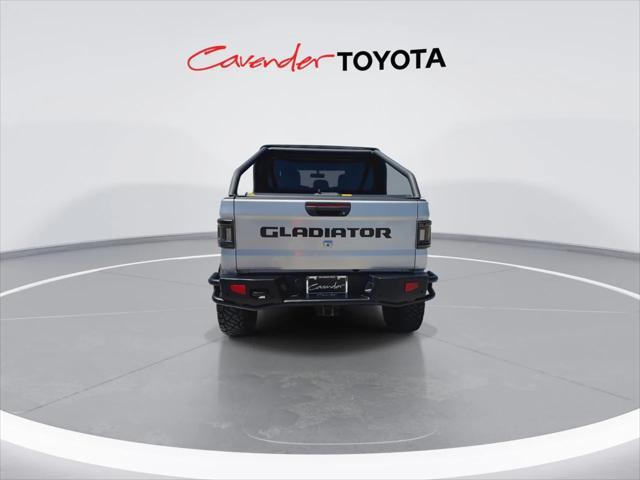 Photo of 2023 Silver Zynith Jeep Gladiator