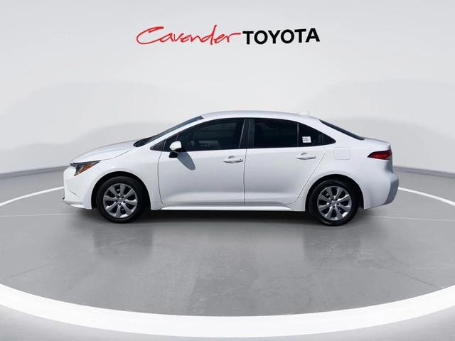 Photo of 2021 Super White Toyota Corolla