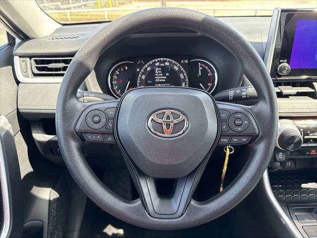 Photo of 2025 Ice Cap Toyota RAV4