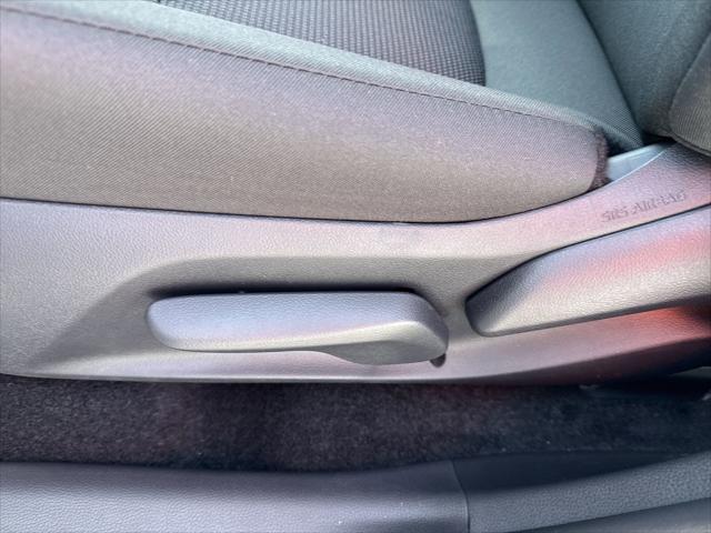 Photo of 2025 Ice Cap Toyota RAV4