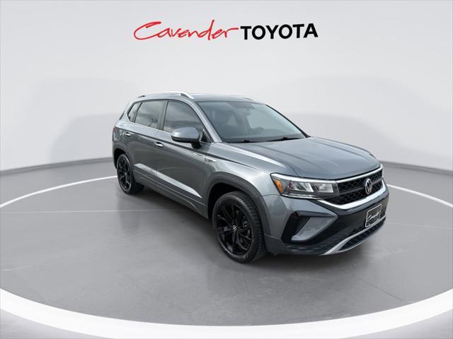 Photo of 2022 Platinum Gray Metallic Volkswagen Taos