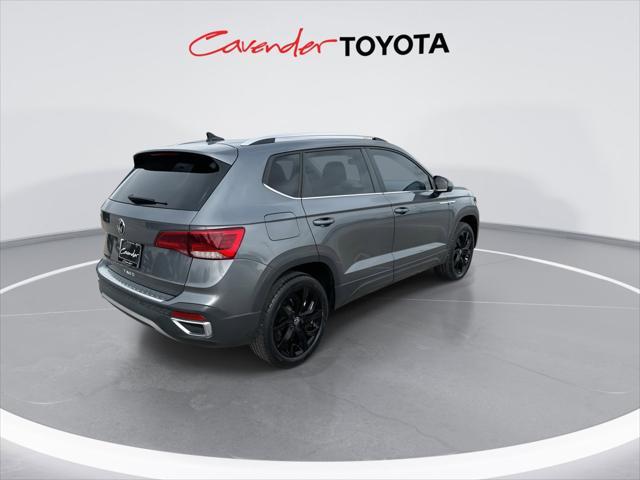 Photo of 2022 Platinum Gray Metallic Volkswagen Taos