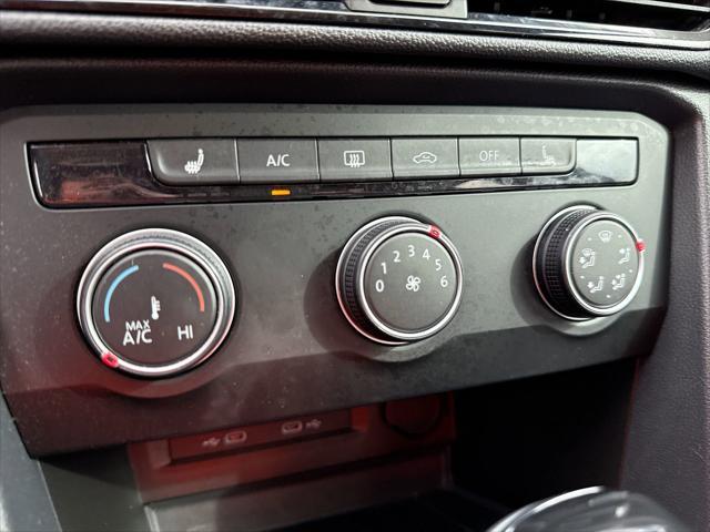 Photo of 2022 Platinum Gray Metallic Volkswagen Taos