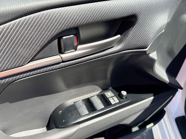 Photo of 2025 Ice Cap Toyota Camry