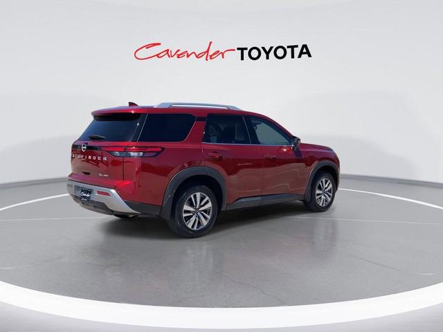 Photo of 2023 Scarlet Ember Tintcoat Nissan Pathfinder
