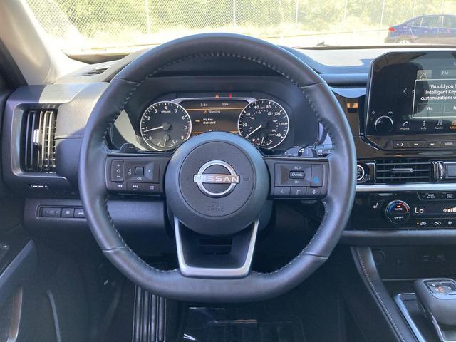 Photo of 2023 Scarlet Ember Tintcoat Nissan Pathfinder