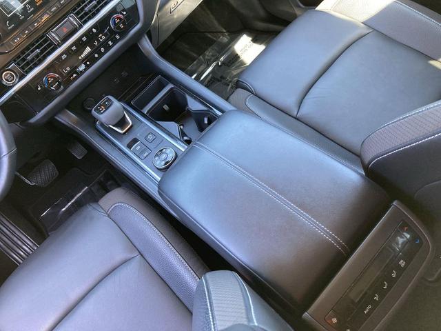 Photo of 2023 Scarlet Ember Tintcoat Nissan Pathfinder