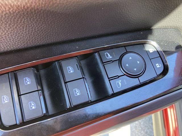 Photo of 2023 Scarlet Ember Tintcoat Nissan Pathfinder