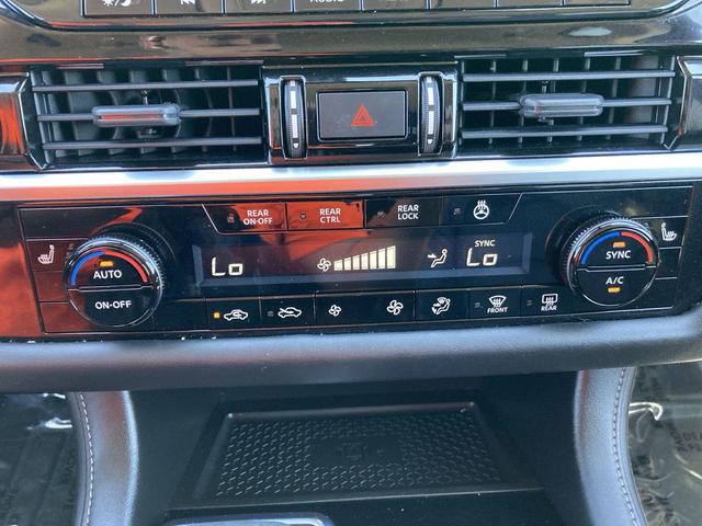 Photo of 2023 Scarlet Ember Tintcoat Nissan Pathfinder