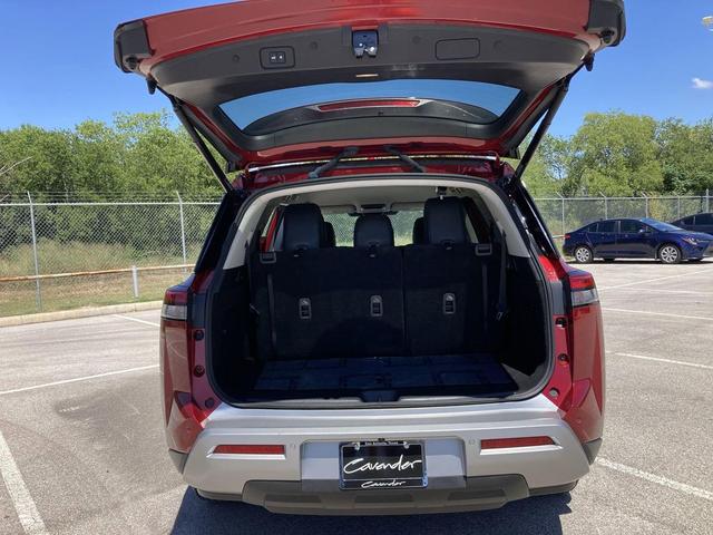 Photo of 2023 Scarlet Ember Tintcoat Nissan Pathfinder
