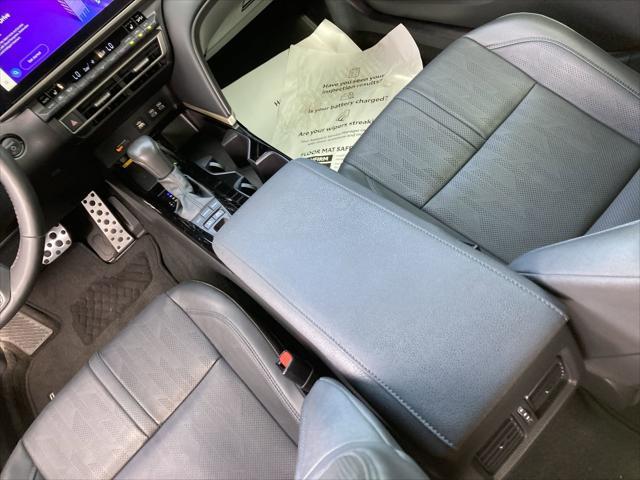 Photo of 2025 Midnight Black Metallic Toyota Camry