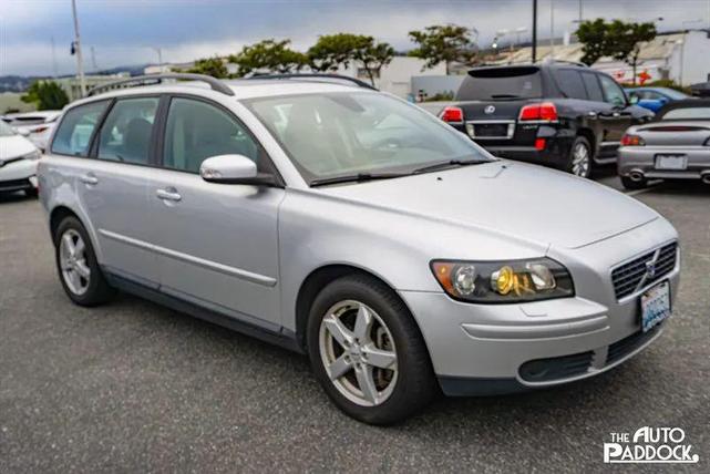 Photo of 2007 Electric Silver Metallic Volvo V50