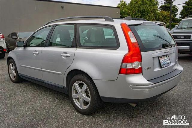 Photo of 2007 Electric Silver Metallic Volvo V50