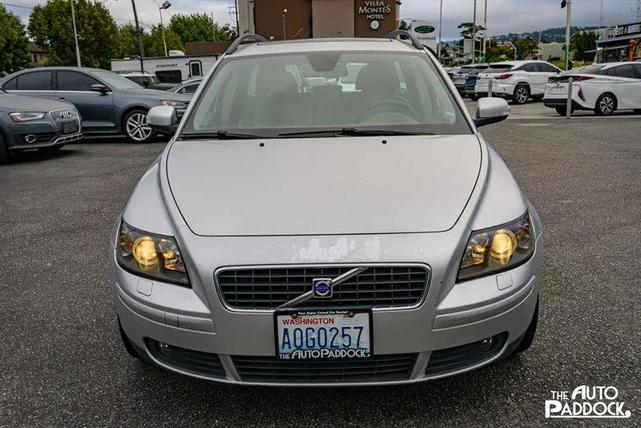 Photo of 2007 Electric Silver Metallic Volvo V50