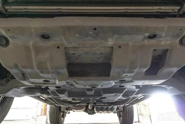 Photo of 2011 Army Green with White Roof Toyota FJ Cruiser