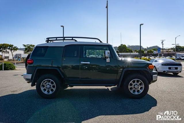 Photo of 2011 Army Green with White Roof Toyota FJ Cruiser