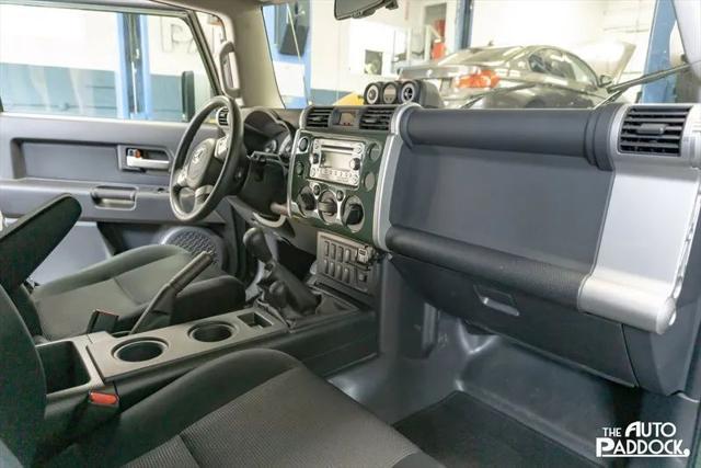 Photo of 2011 Army Green with White Roof Toyota FJ Cruiser