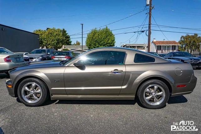 Photo of 2005 Mineral Grey Metallic Ford Mustang