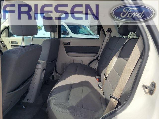 Photo of 2009 White Ford Escape Hybrid