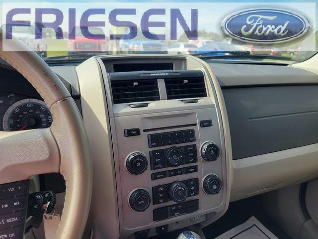 Photo of 2009 White Ford Escape Hybrid