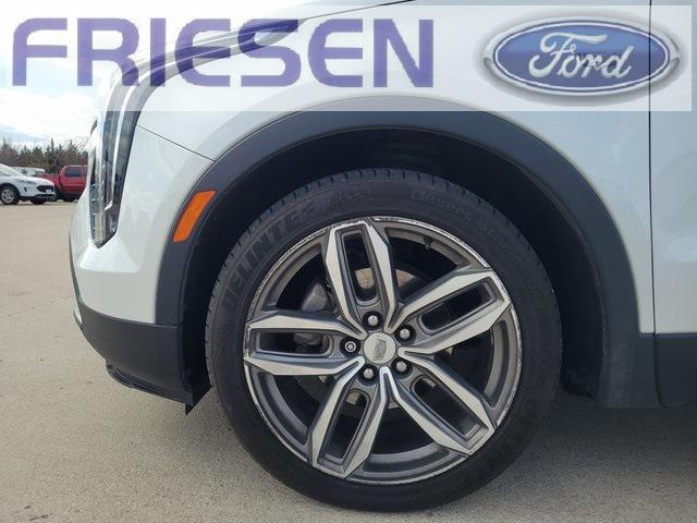 Photo of 2019 Crystal White Tricoat Cadillac XT4
