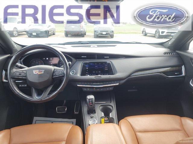 Photo of 2019 Crystal White Tricoat Cadillac XT4