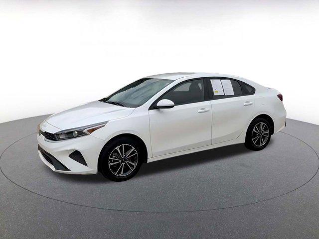 Photo of 2024 Snow White Pearl Kia Forte