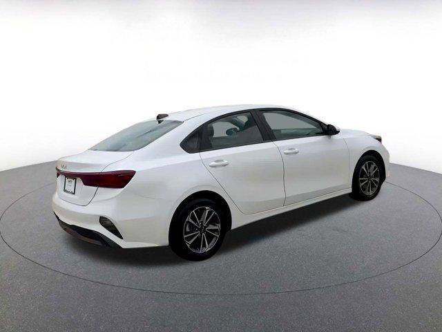 Photo of 2024 Snow White Pearl Kia Forte