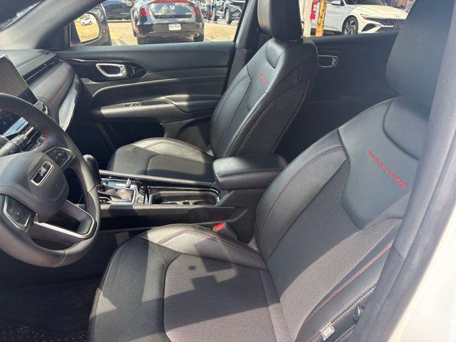 Photo of 2025 Bright White Clearcoat Jeep Compass