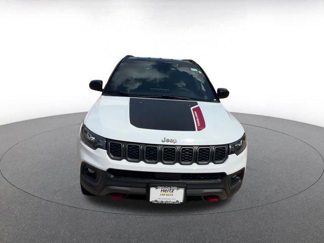 Photo of 2025 Bright White Clearcoat Jeep Compass