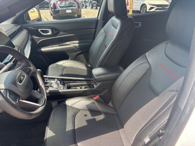 Photo of 2025 Bright White Clearcoat Jeep Compass