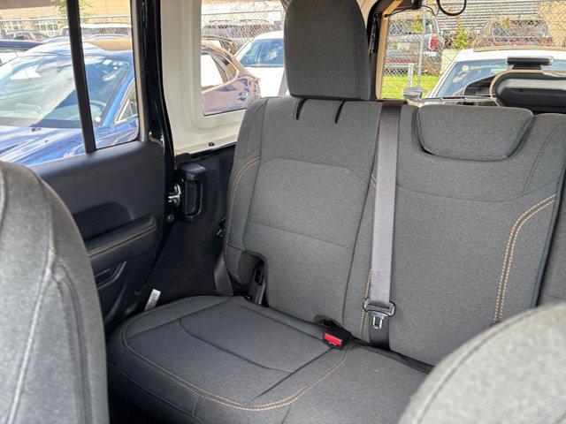 Photo of 2025 Black Clearcoat Jeep Wrangler