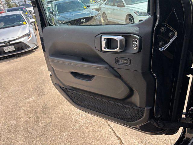 Photo of 2025 Black Clearcoat Jeep Wrangler