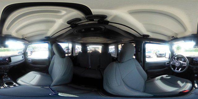 Photo of 2025 Black Clearcoat Jeep Wrangler