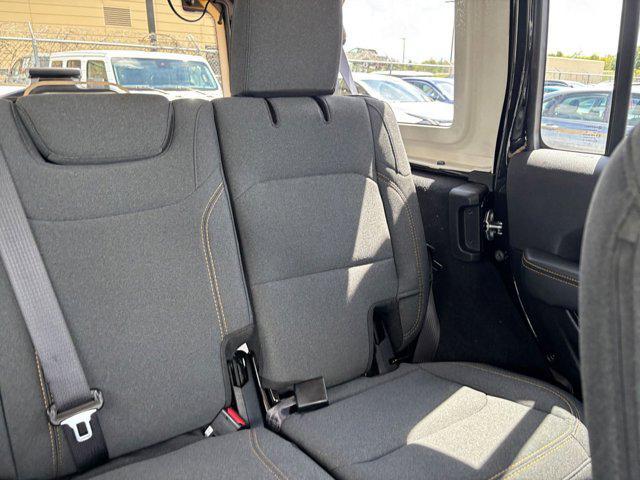 Photo of 2025 Black Clearcoat Jeep Wrangler
