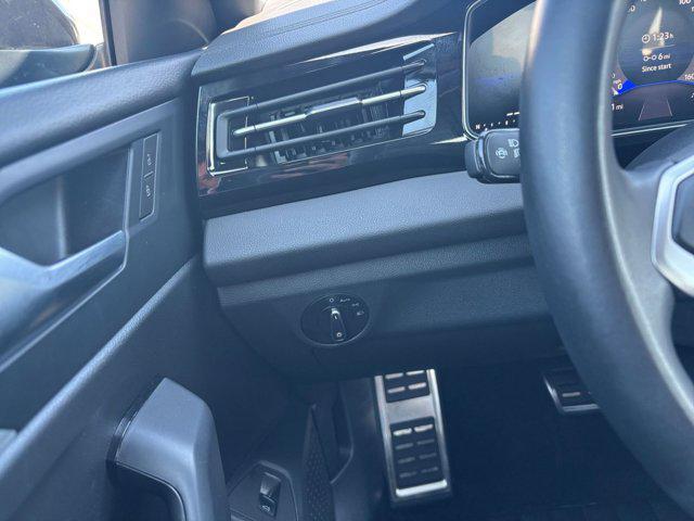 Photo of 2025 Gray Volkswagen Jetta