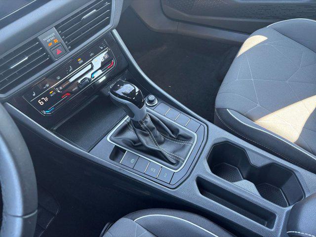 Photo of 2025 Gray Volkswagen Jetta