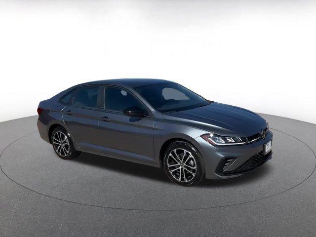 Photo of 2025 Gray Volkswagen Jetta