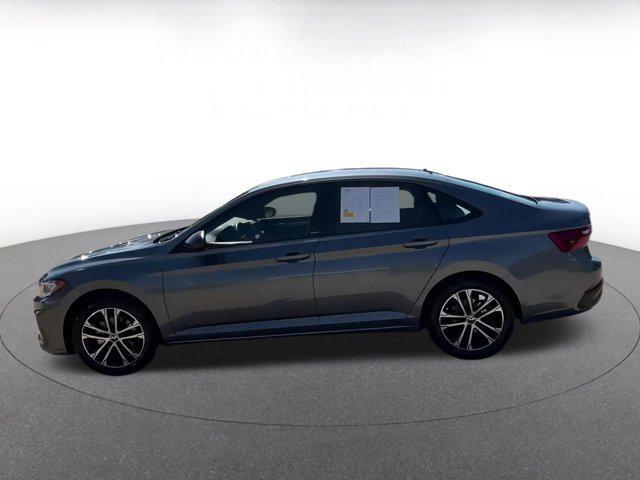 Photo of 2025 Gray Volkswagen Jetta