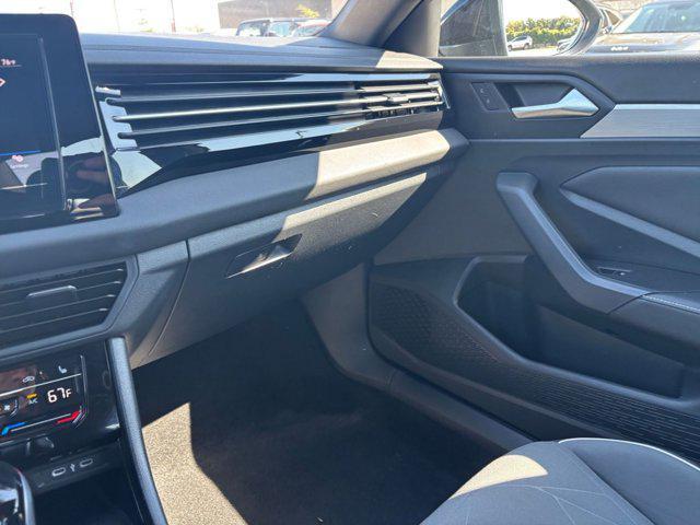 Photo of 2025 Gray Volkswagen Jetta
