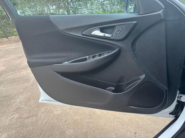 Photo of 2024 Summit White Chevrolet Malibu