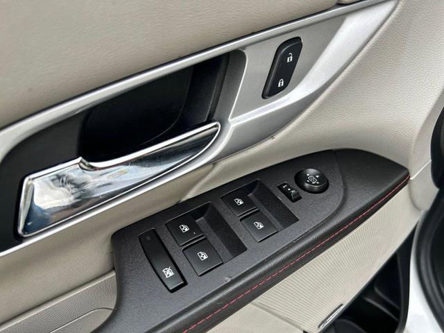 Photo of 2015 Summit White GMC Terrain