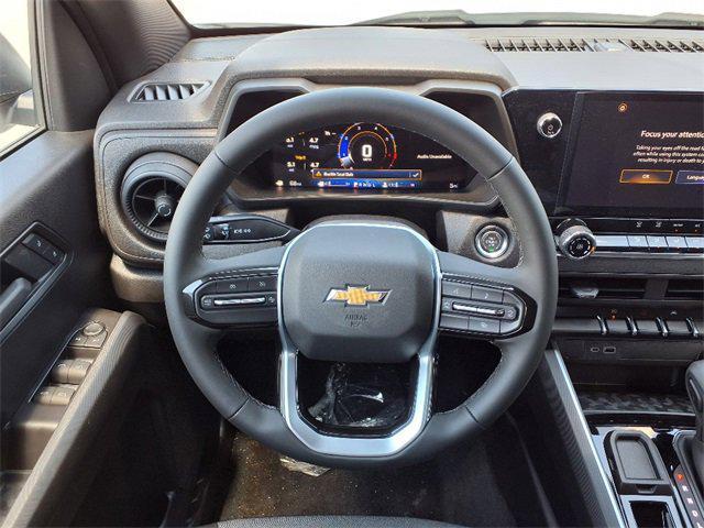 Photo of 2025 White Chevrolet Colorado