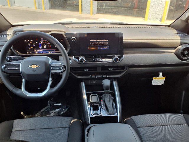 Photo of 2025 White Chevrolet Colorado