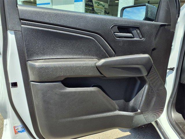 Photo of 2025 White Chevrolet Colorado