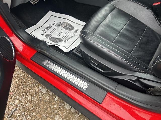 Photo of 2021 Race Red Ford Mustang