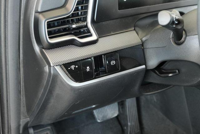 Photo of 2024 Gravity Gray Kia Sportage
