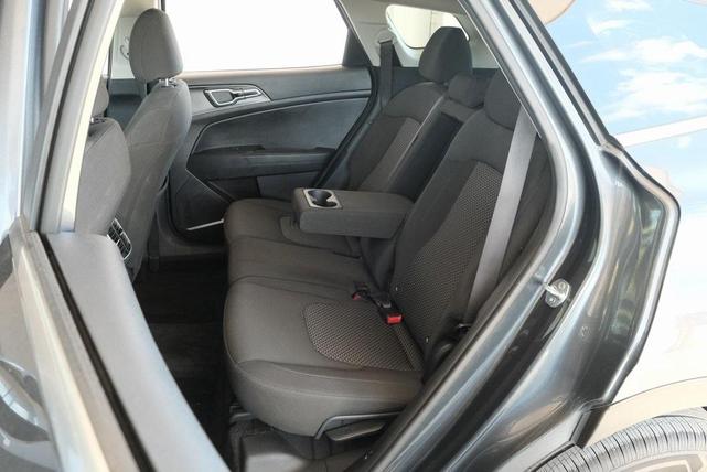 Photo of 2024 Gravity Gray Kia Sportage