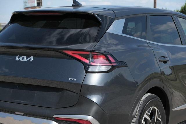 Photo of 2024 Gravity Gray Kia Sportage